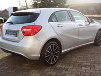 Gebraucht Mercedes A180 122 PS (89 kW) 2012 Silber Kleinwagen