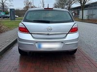 Gebraucht Opel Astra 90 PS (66 kW) 2007 Silber Kleinwagen