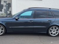 Gebraucht Mercedes E280 Avantgarde 177 PS (130 kW) 2004 Andere farben Kombi