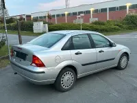 Gebraucht Ford Focus 74 PS (54 kW) 2001 Silber Limousine