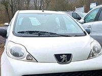 Gebraucht Peugeot 107 69 PS (50 kW) 2010 Weiß Kleinwagen