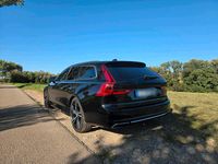Second-hand Volvo V90 Momentum 254 CP (186 kW) 2017 Negru Break