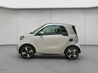 Gebraucht Smart ForTwo Coupé Passion 60 kW (82 PS) 2024 Bodypanels in white Coupé