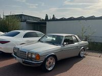 Gebraucht Mercedes 280 176 PS (129 kW) 1978 Silber Coupé