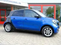 Używany Smart ForFour Prime 90 KM (66 kW) 2016 Niebieski Hatchback