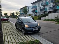 Gebraucht Toyota Aygo 68 PS (50 kW) 2006 Grau Kleinwagen