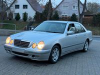 Gebraucht Mercedes E220 143 PS (105 kW) 2001 Silber Limousine