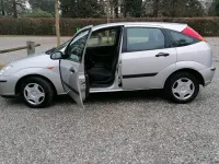Używany Ford Focus 75 KM (55 kW) 2002 Srebrny Hatchback