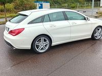 Gebraucht Mercedes CLA180 Shooting Brake 122 PS (89 kW) 2016 Weiß Kombi