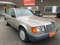 Gebraucht Mercedes 200 109 PS (80 kW) 1987 Beige Limousine