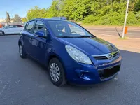 Gebraucht Hyundai i20 77 PS (56 kW) 2012 Blau Kleinwagen