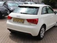Gebraucht Audi A1 Attraction 86 PS (63 kW) 2011 Weiß Kleinwagen