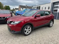 Gebraucht Nissan Qashqai 116 PS (85 kW) 2016 Rot SUV