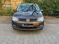 Gebraucht VW Sharan Comfortline 170 PS (125 kW) 2012 Braun Van / Kleinbus