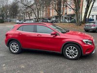 Gebraucht Mercedes GLA200 136 PS (100 kW) 2014 Rot SUV