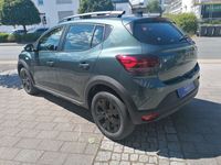 Neu Dacia Sandero Extreme 110 PS (80 kW) 2025 Grün Kleinwagen