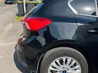 Gebraucht Ford Focus 125 PS (91 kW) 2019 Schwarz Limousine