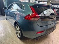 Second-hand Volvo V40 150 CP (110 kW) 2012 Hatchback
