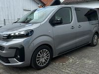 Gebraucht Peugeot Expert 179 PS (131 kW) 2025 Grau Van