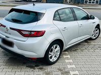 Gebraucht Renault Mégane IV 110 PS (80 kW) 2018 Silber Kleinwagen
