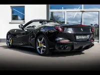 Second-hand Ferrari Portofino 620 CP (456 kW) 2022 Negru Cabrio