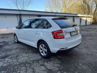 Gebraucht Skoda Rapid Active 90 PS (66 kW) 2014 Weiß Kleinwagen