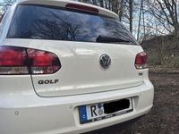 Gebraucht VW Golf VI 122 PS (89 kW) 2011 Weiß Kleinwagen