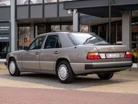 Gebraucht Mercedes E300 220 PS (161 kW) 1991 Schwarz Limousine