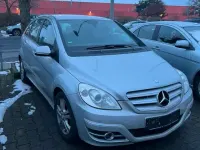 Gebraucht Mercedes B180 109 PS (80 kW) 2010 Silber Van / Kleinbus