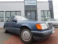 Gebraucht Mercedes E200 136 PS (100 kW) 1991 Blau Limousine