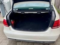 Gebraucht Mercedes E400 Avantgarde 333 PS (244 kW) 2014 Weiß Limousine