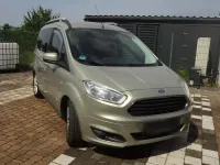 Gebraucht Ford Tourneo Courier Titanium 101 PS (74 kW) 2017 Van / Kleinbus