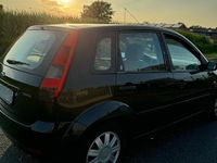 Gebraucht Ford Fiesta 69 PS (50 kW) 2002 Schwarz Kleinwagen