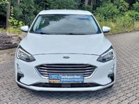 Gebraucht Ford Focus Titanium 125 PS (91 kW) 2020 Frostweiß Limousine