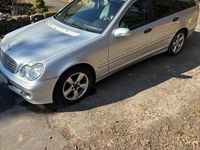 Second-hand Mercedes 220 2006 Andere farben Berlinǎ