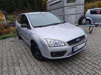 Gebraucht Ford Focus Trend 101 PS (74 kW) 2005 Silber Limousine