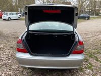 Gebraucht Mercedes E200 Classic 184 PS (135 kW) 2007 Silber Limousine