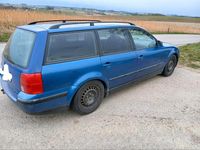 Gebraucht VW Passat 125 PS (91 kW) 2000 Blau Kombi