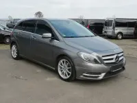 Gebraucht Mercedes B180 Sport 122 PS (89 kW) 2012 Grau Kleinwagen