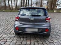 Gebraucht Hyundai i10 67 PS (49 kW) 2017 Grau Kleinwagen