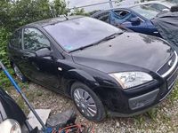 Gebraucht Ford Focus Trend 101 PS (74 kW) 2005 Schwarz Limousine