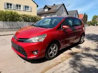 Gebraucht Toyota Verso Executive 177 PS (130 kW) 2014 Rot Van / Kleinbus