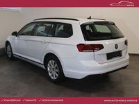 Gebraucht VW Passat 150 PS (110 kW) 2022 Gletscherweiã metallic Kombi