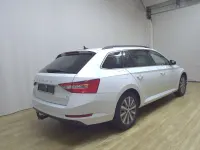 Gebraucht Skoda Superb Ambition 218 PS (160 kW) 2022 Weiss Kombi