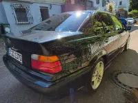 Gebraucht BMW 318 116 PS (85 kW) 1995 Schwarz Limousine