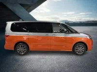 Begagnad VW Multivan Style 150 HK (110 kW) 2025 Orange Minibuss