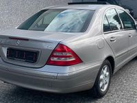 Gebraucht Mercedes C220 Elegance 143 PS (105 kW) 2003 Beige Limousine
