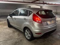 Gebraucht Ford Fiesta 60 PS (44 kW) 2014 Silber Kleinwagen
