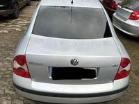 Gebraucht VW Passat Basis 116 PS (85 kW) 2001 Silber Limousine