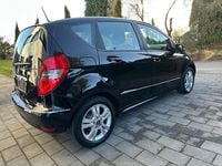 Gebraucht Mercedes A160 Avantgarde 95 PS (69 kW) 2011 Schwarz Kleinwagen